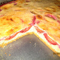 Placek śliwkowy z polewą śmietankową