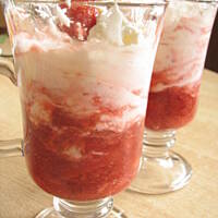 deser truskawkowy w duecie