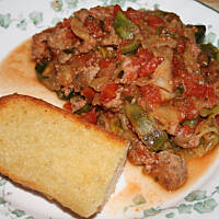 Cukiniowe wstążki w sosie pomidorowym