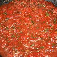 Cukiniowe wstążki w sosie pomidorowym