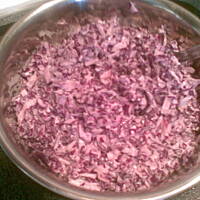 Surówka z kapusty czerwonej - pyszna, szybka i bardzo łatwa