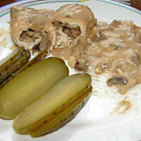 Roladki z pieczarkami w sosie pieczarkowym