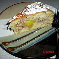 Ciasto ze świeżymi brzoskwiniami