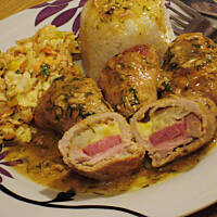 Schab z niespodzianką w sosie