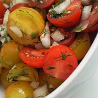 Salatka z pomidorkow koktajlowych