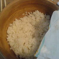 Sushi - przygotowanie ryżu do maków i nigiri