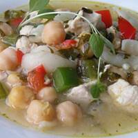 Rosół z ciecierzycą i papryką