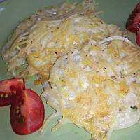 Placki z makaronu i zoltego sera