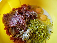 Fot. eva67, Kotlet mielony z płatkami  i ogórkiem