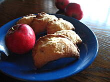 Fot. DominisiaD, Kruche jabłkowe pierożki