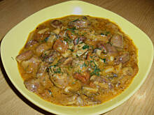 Fot. niebieska-różyczka, Gulasz z serduszek indyczych z kurkami i pieczarkami wg Różyczki