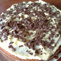 Amerykańskie ciasto orzechowe z kremem waniliowym