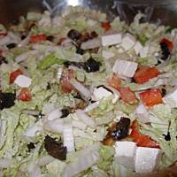 Sałatka z fetą i suszonymi owocami