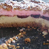 Aromatyczny sernik z owocami i kruszonką