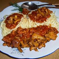 Makaron gniazda tagliatelline z mięsem i kurkami wg Różyczki