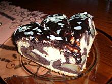 Fot. MysioPysio, Dwukolorowe ciasto z gruszkami i pusznym kremem