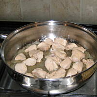 łagodna sałatka z kurczakiem i ananasem