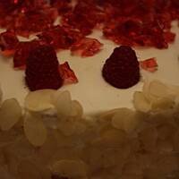 tort jogurtowy z owocami