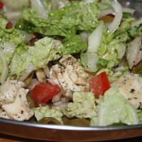 Lekka sałatka z serem pleśniowym kasiuli