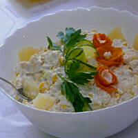 Sałatka z ananasem i śledziem