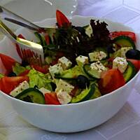 Sałatka z serem mozzarellą wg Różyczki