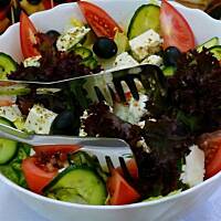 Sałatka z serem mozzarellą wg Różyczki