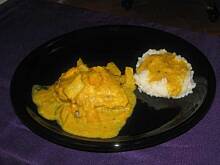 Fot. gluestick, Kurczak z ananasem i brzoskwinia w sosie curry