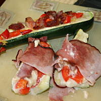 Cukinia zapiekana z serem boczkiem szynką i papryką kasiuli