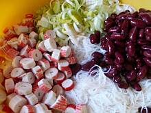 Fot. eva67, Sałatka z makaronem i paluszkami surimi