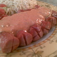 Smażone parówki z sosem paprykowym