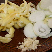 Polędwiczka zapiekana na papryce pod kremową kołderką kasiuli