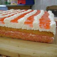 Biszkopt z masą kisielowo-jabłkową