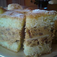 biszkopt z masą krówkowo- słonecznikową