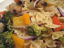 Fot. Glumanda, Salatka makaronowa bardzo kolorowa