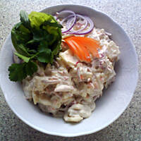 sałatka z owoców morza  z pędami bambusa