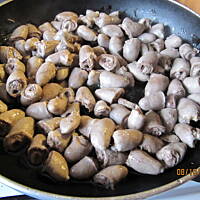 Gulasz z serc w kremowym sosie z grzybami