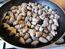 Fot. ciapeczka, Gulasz z serc w kremowym sosie z grzybami