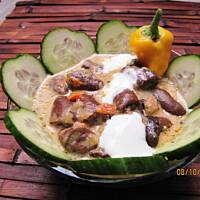 Gulasz z serc w kremowym sosie z grzybami