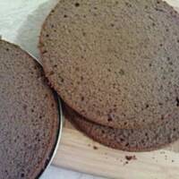 Tort czekoladowo-truskawkowy