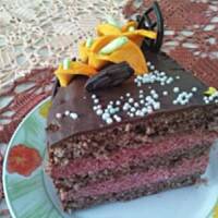 Tort czekoladowo-truskawkowy