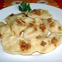 Pierogi ruskie ze skwarkami II