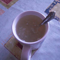 Rozgrzewający napój cytrynowo-miodowo-imbirowy