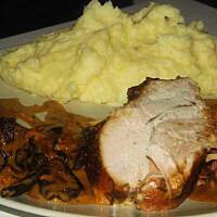 Pieczeń z piersi indyka z grzybami