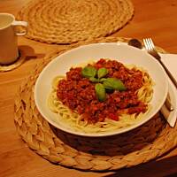 Spaghetti bolognese- sos pomidorowy
