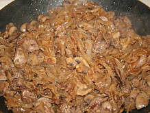 Fot. Alicja64, Wątrȯbka Drobiowa z Pieczarkami i Cebulą