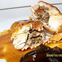 Roladki z piersi indyka w sosie pomidorowo grzybowym