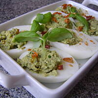 Jajka faszerowane zielonym pesto sanelli