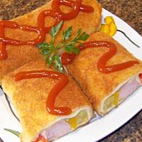 Krokiety z parówką lub mięsem mielonym.