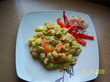 Fot. jarmułka, Sos smietanowy z marchewka i groszkiem