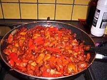 Fot. kiniawww26, placek ziemniaczany z kielbasianym farszem  kiniwww26